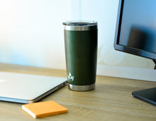Cargar imagen en el visor de la galería, Adventure Tumbler Verde Musgo