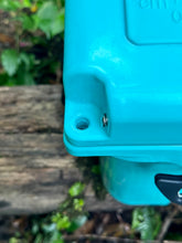 Cargar imagen en el visor de la galería, Earthy PEAK COOLER turquesa 35L