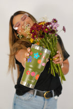 Cargar imagen en el visor de la galería, Discovery Tumbler Florcitas 850ml verde musgo
