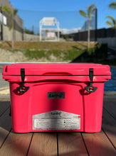 Cargar imagen en el visor de la galería, Earthy PEAK COOLER rosada 35L
