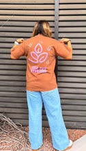 Cargar imagen en el visor de la galería, Camisa Keep you Hydrated (Oversize)
