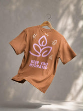 Cargar imagen en el visor de la galería, Camisa Keep you Hydrated (Oversize)
