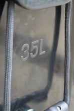 Cargar imagen en el visor de la galería, Earthy PEAK COOLER negra 35L
