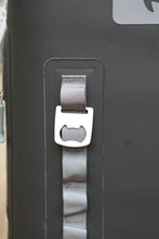 Cargar imagen en el visor de la galería, Back Peak Cooler Negra 20L
