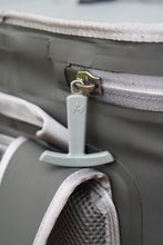 Cargar imagen en el visor de la galería, Back Peak Cooler Negra 20L
